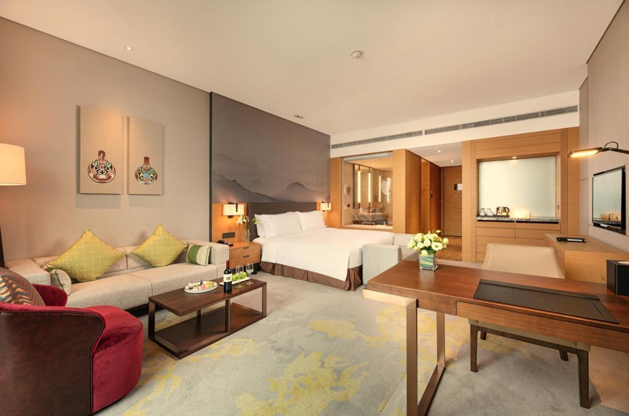 Holiday Inn Baoji Central By Ihg Екстериор снимка